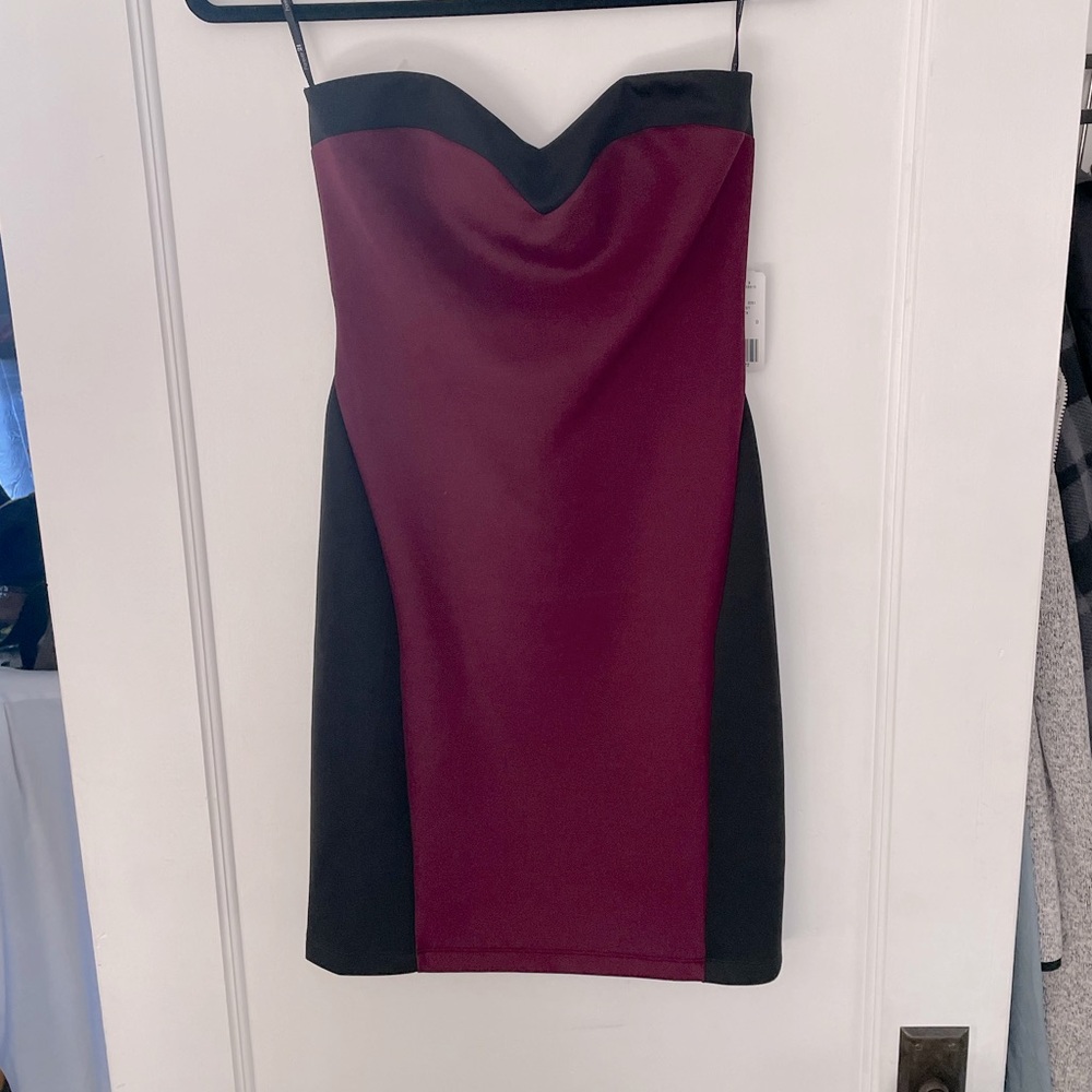 Forever 21 Sweetheart Strapless Maroon and Black Dress